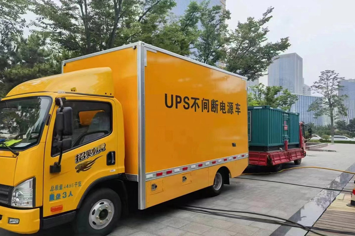 于洪发电机租赁施工现场