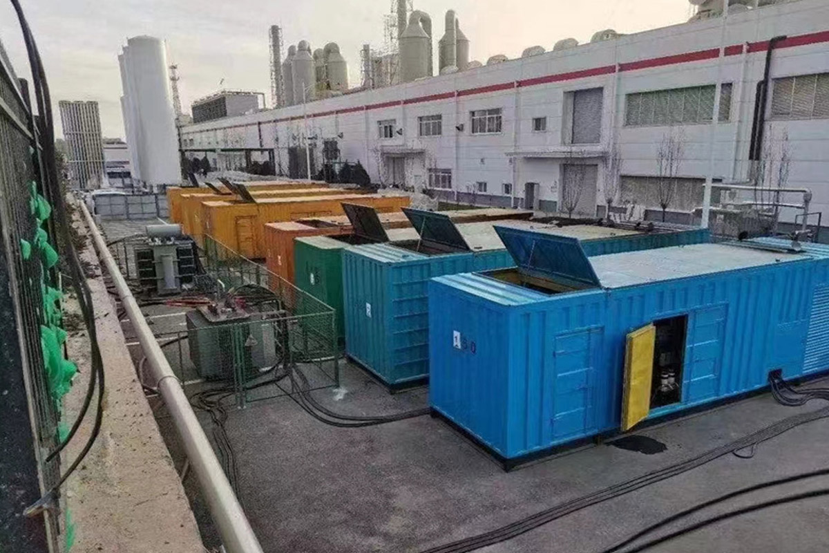 于洪发电机租赁施工现场